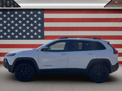Used 2015 Jeep Cherokee Trailhawk w/ Comfort/Convenience Group image 2