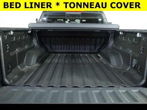 Used 2023 GMC Canyon Denali image 8