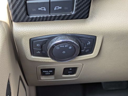 Used 2019 Ford F150 Lariat RWD image 23
