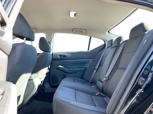 Used 2025 Nissan Altima 2.5 SV image 25