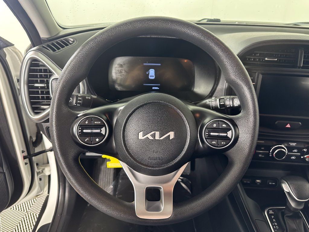 Used 2024 Kia Soul LX FWD image 21