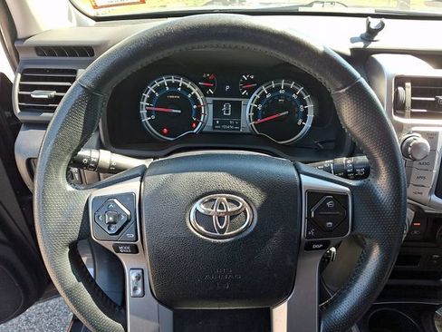 Used 2017 Toyota 4Runner SR5 AWD/4WD image 19