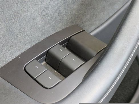 Used 2023 Tesla Model Y Long Range image 28