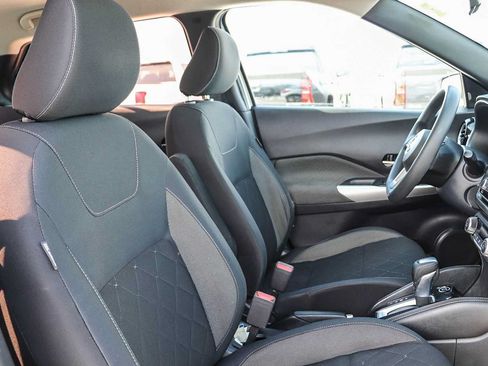 Used 2019 Nissan Kicks SV FWD image 16