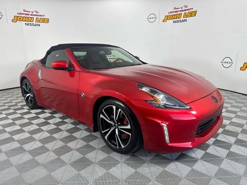Used 2018 Nissan 370Z Touring Sport image 14
