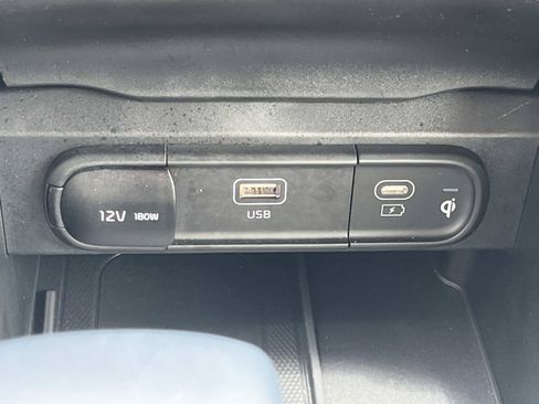 Used 2025 Kia Telluride EX w/ EX Captain's Chair Package AWD/4WD image 44