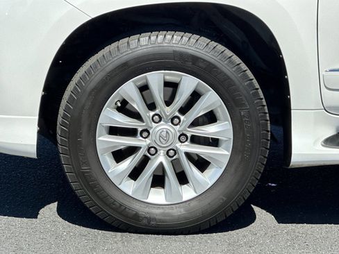 Used 2016 Lexus GX 460 w/ Premium Package AWD/4WD image 33