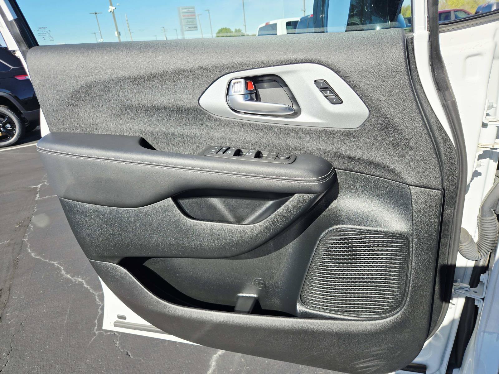 Used 2024 Chrysler Pacifica Touring-L w/ S Appearance Package FWD image 37