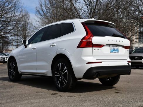 Used 2021 Volvo XC60 T5 Momentum w/ Premium Package image 5