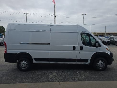 Used 2023 RAM ProMaster 2500 FWD image 6