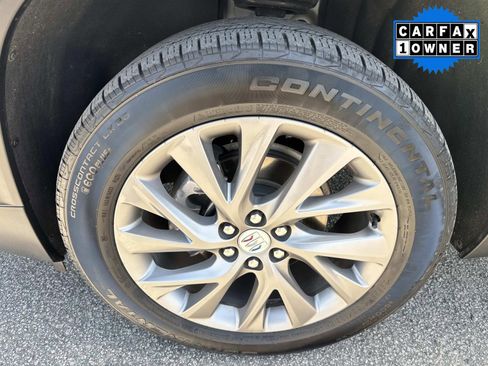Used 2025 Buick Enclave Preferred FWD image 11