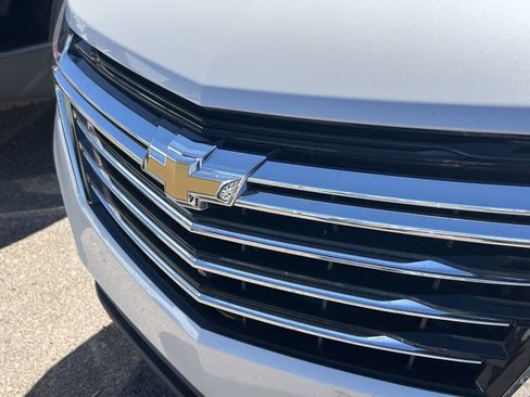 Used 2023 Chevrolet Equinox Premier FWD image 7