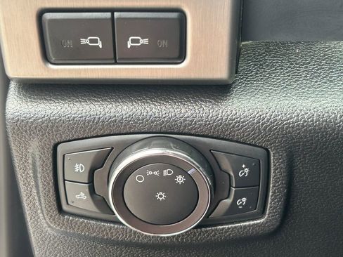 Used 2018 Ford F150 Platinum AWD/4WD image 29