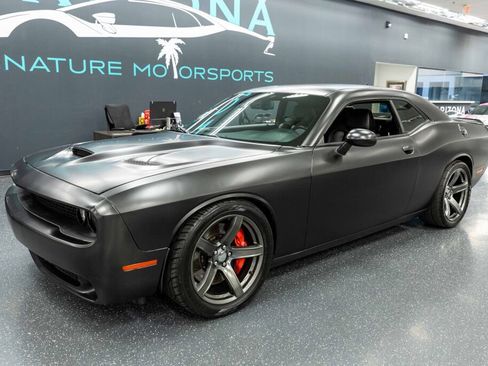 Used 2018 Dodge Challenger SRT Hellcat image 2