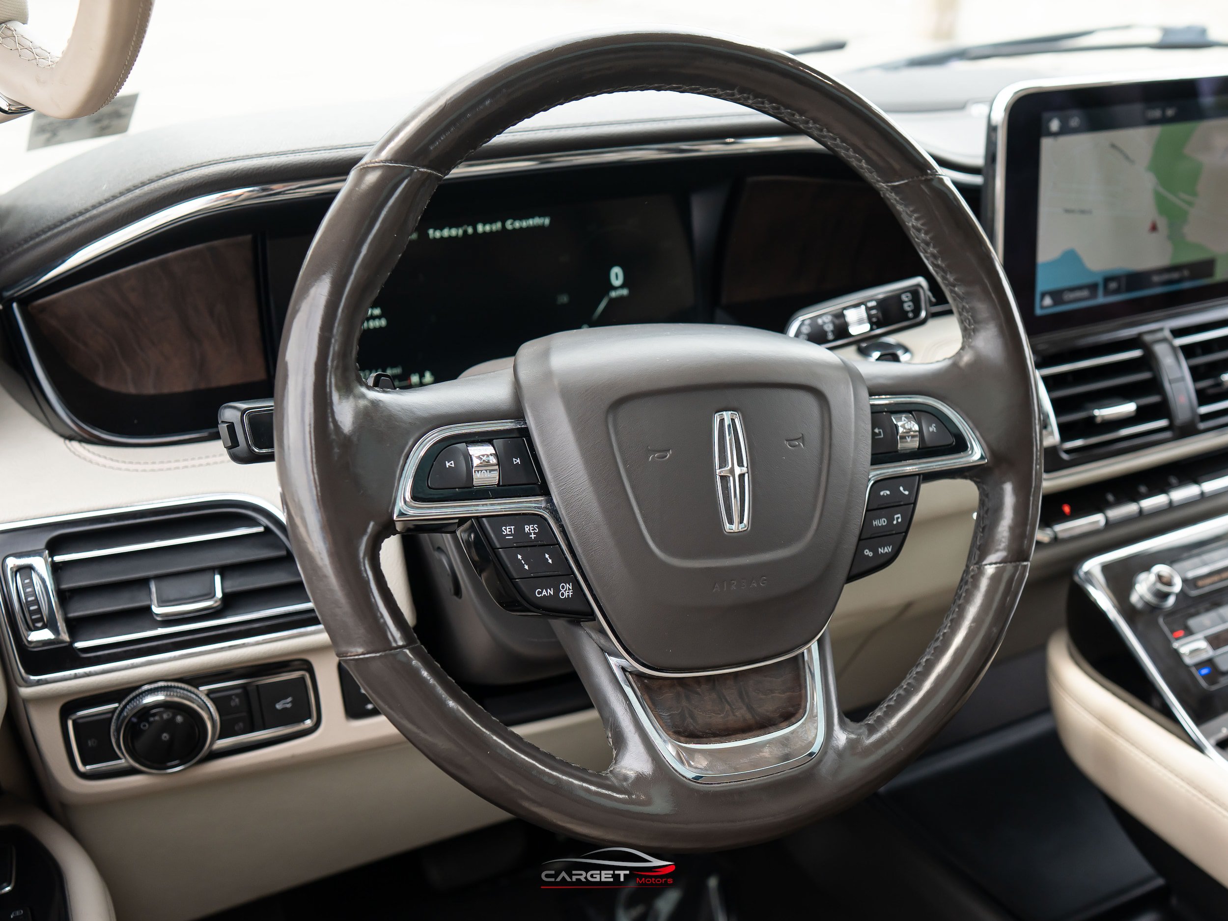 Used 2018 Lincoln Navigator Select w/ Technology Package RWD image 24