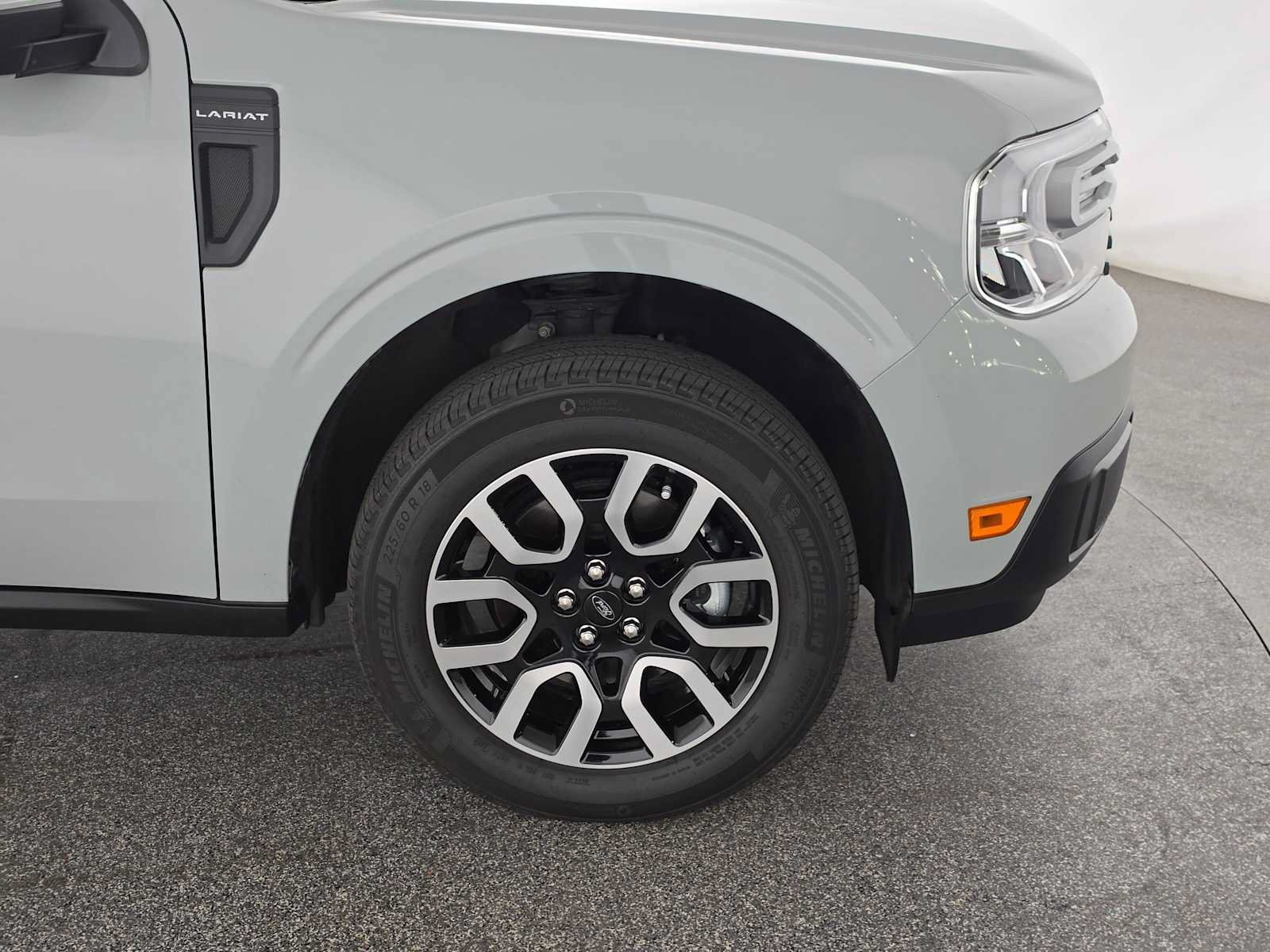 Used 2022 Ford Maverick Lariat w/ Lariat Luxury Package FWD image 9