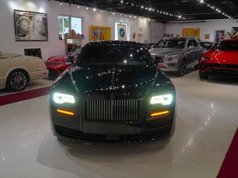 Used 2017 Rolls-Royce Ghost RWD image 2