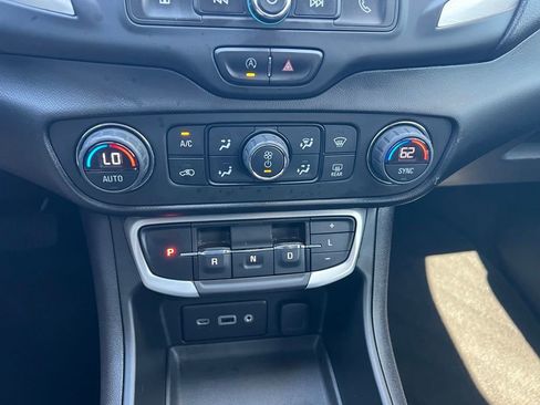 Used 2022 GMC Terrain SLE AWD/4WD image 31