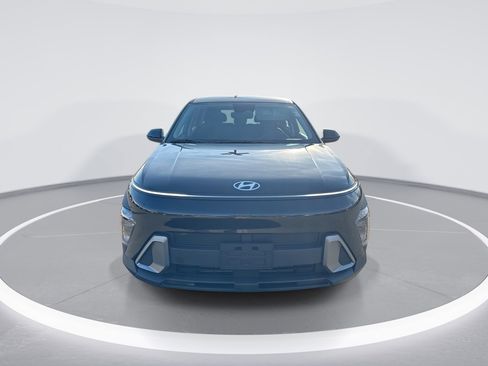Certified 2024 Hyundai Kona SE image 3