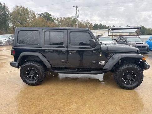 Used 2018 Jeep Wrangler Unlimited Sport image 5