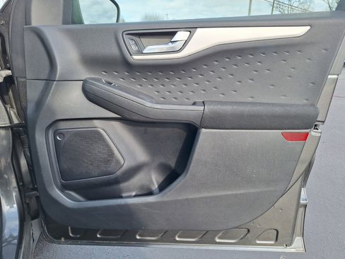 Used 2020 Ford Escape SE image 15