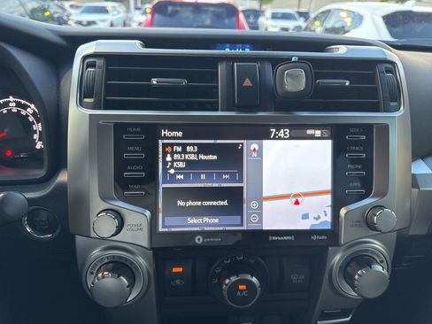 Used 2020 Toyota 4Runner SR5 Premium w/ Moonroof Package AWD/4WD image 9