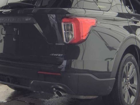 Used 2023 Ford Explorer XLT w/ Equipment Group 202A image 9