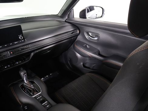 Used 2025 Honda HR-V Sport image 34