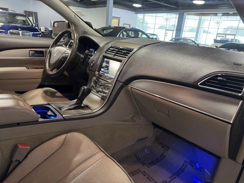 Used 2011 Lincoln MKX AWD w/ 101A Rapid Spec Order Code image 19