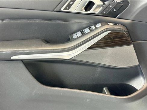 Used 2023 BMW X7 xDrive40i AWD/4WD image 17