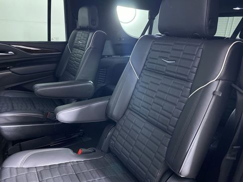 Certified 2022 Cadillac Escalade ESV Sport Platinum image 15