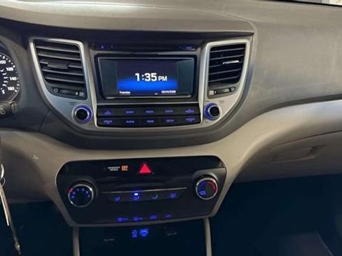 Used 2018 Hyundai Tucson SE image 24