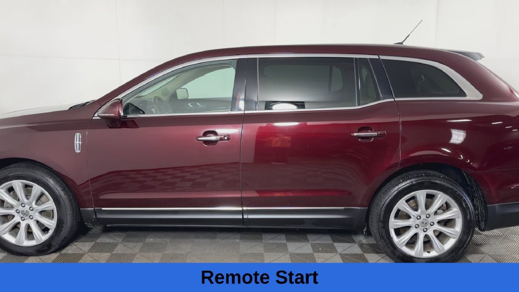 Used 2017 Lincoln MKT FWD image 7