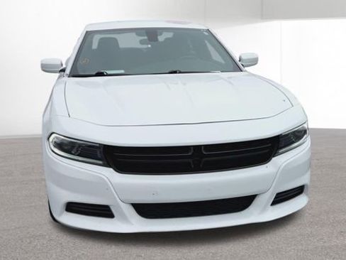 Used 2022 Dodge Charger SXT RWD image 3