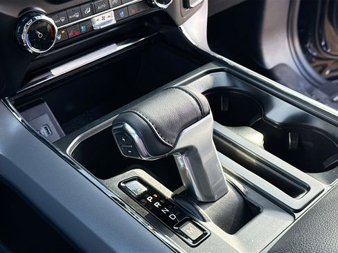 Used 2024 Ford F150 Lariat w/ FX4 Off-Road Package image 12