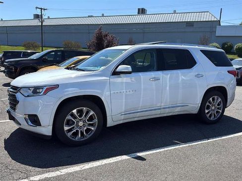Used 2019 Chevrolet Traverse Premier w/ LPO, Floor Liner Package AWD/4WD image 3
