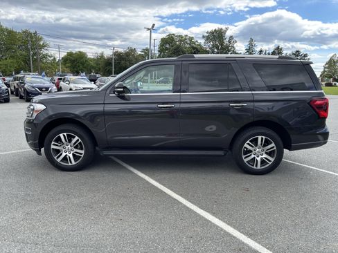 Certified 2024 Ford Expedition Limited AWD/4WD image 4