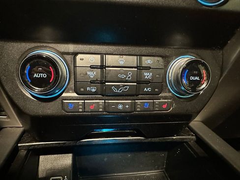 Used 2020 Ford F150 Platinum w/ Equipment Group 701A Luxury image 27