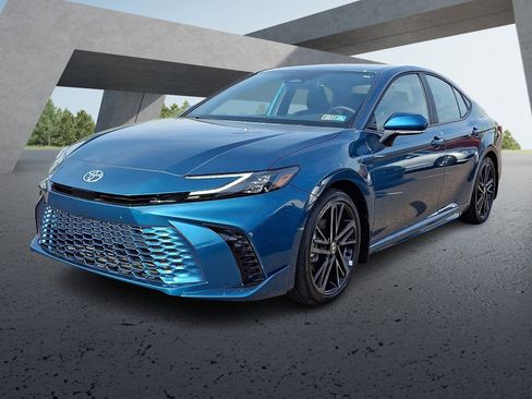 Certified 2025 Toyota Camry XSE image 3