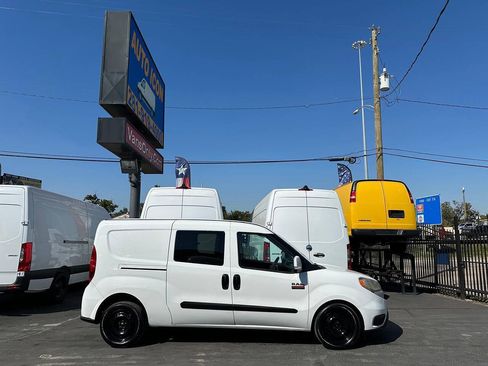 Used 2016 RAM ProMaster City Tradesman SLT w/ Rear Back-up Camera Group FWD image 3