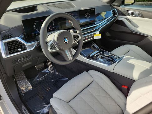 New 2026 BMW X5 xDrive40i w/ M Sport Package image 18