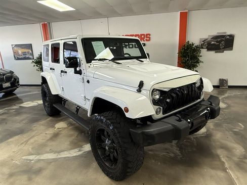 Used 2015 Jeep Wrangler Unlimited Sahara AWD/4WD image 25