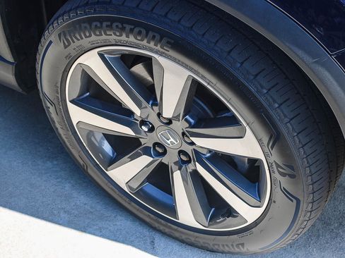 Used 2024 Honda Pilot Touring image 12