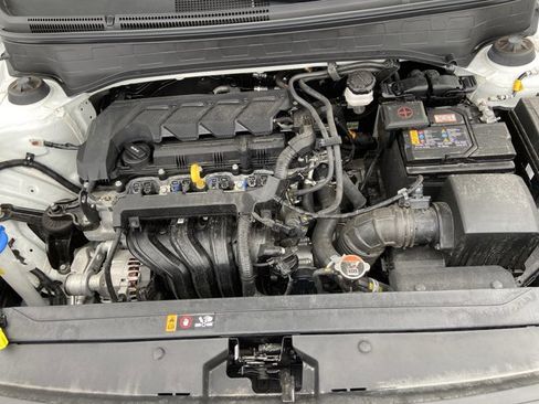 Used 2025 Hyundai Venue SEL image 26