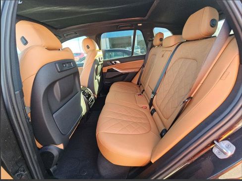 Used 2023 BMW X5 xDrive45e w/ Parking Assistance Package image 5