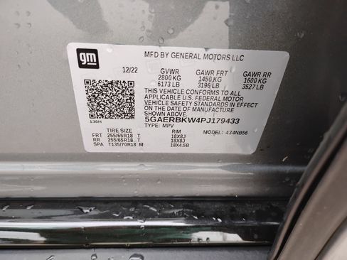 Used 2023 Buick Enclave Essence image 37