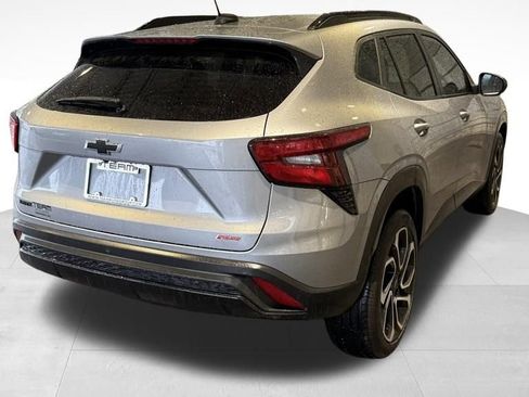 Used 2024 Chevrolet Trax RS w/ Sunroof Package image 7