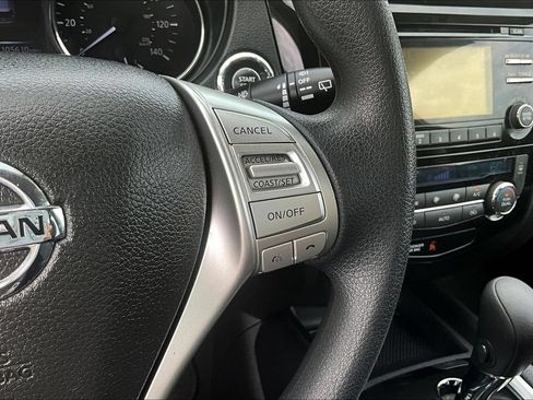 Used 2015 Nissan Rogue SV AWD/4WD image 13