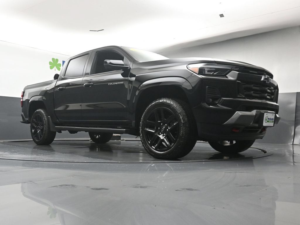 Used 2025 Chevrolet Colorado Z71 w/ Z71 Convenience Package 2 AWD/4WD image 25