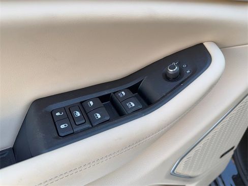 Used 2023 Jeep Grand Cherokee 4WD 4xe image 8